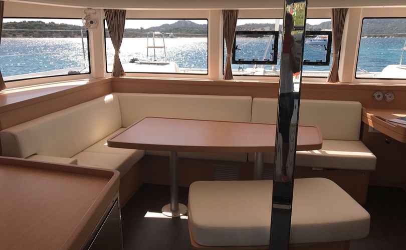 Lagoon 42