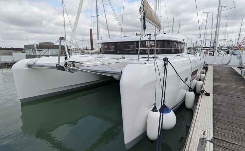 Lagoon 42