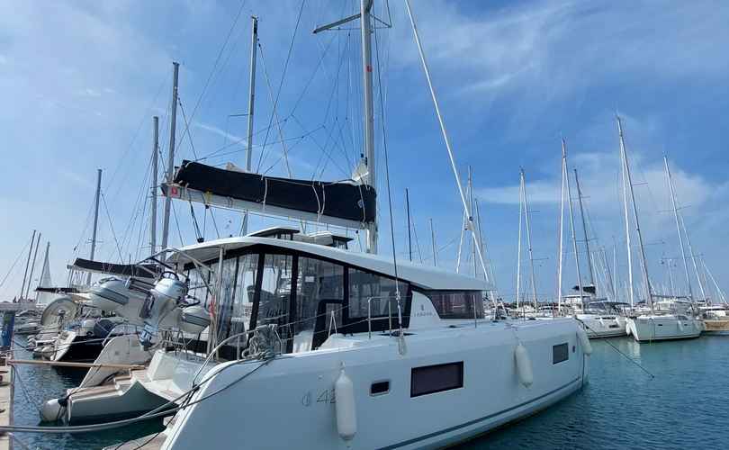 Lagoon 42