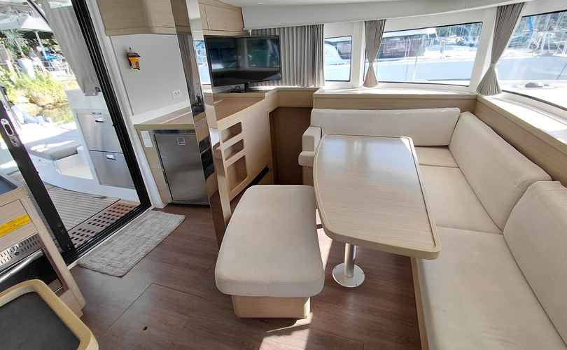 Lagoon 42
