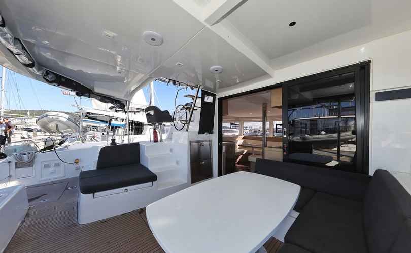 Lagoon 42