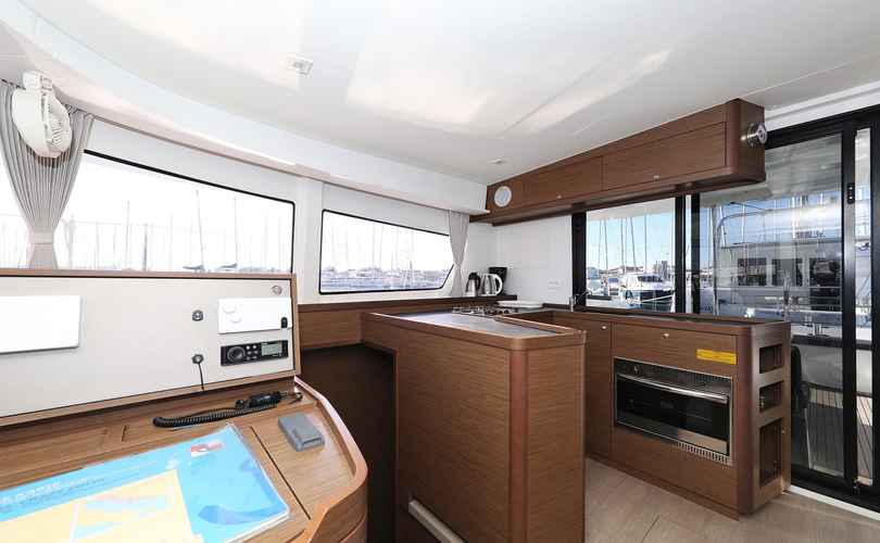 Lagoon 42