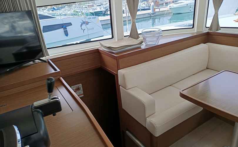 Lagoon 42