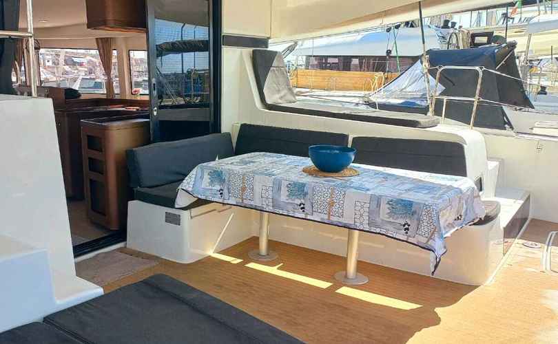 Lagoon 42