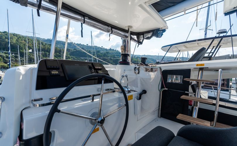 Lagoon 42