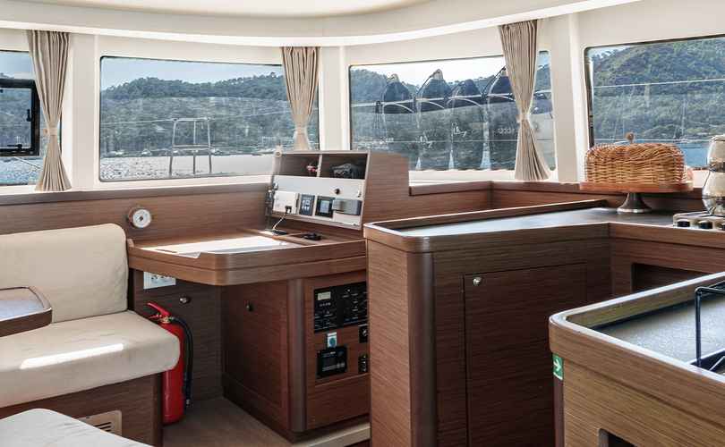 Lagoon 42