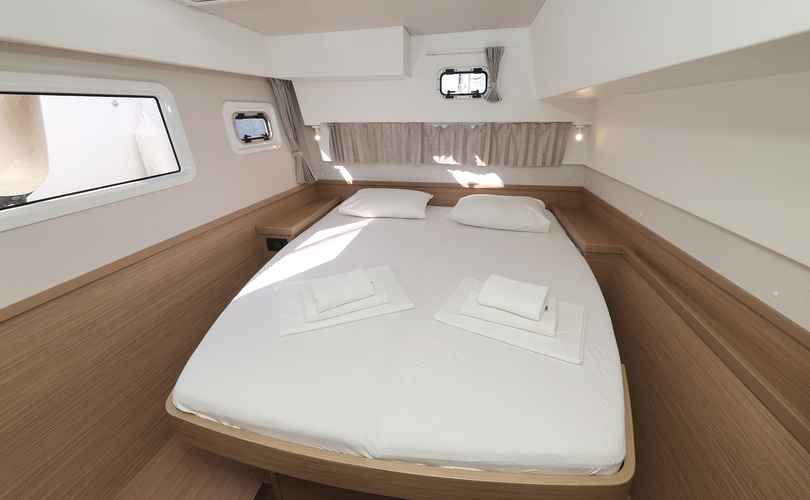 Lagoon 42