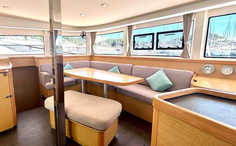 Lagoon 42