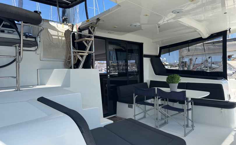 Lagoon 42