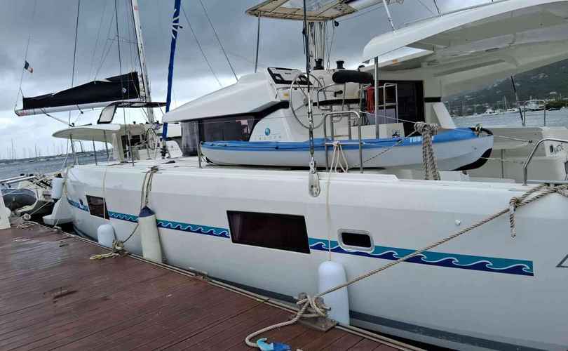 Lagoon 42