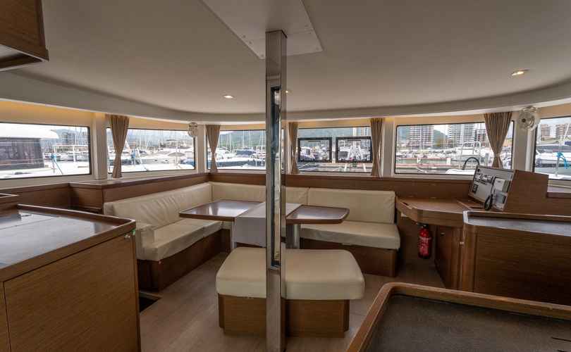 Lagoon 42