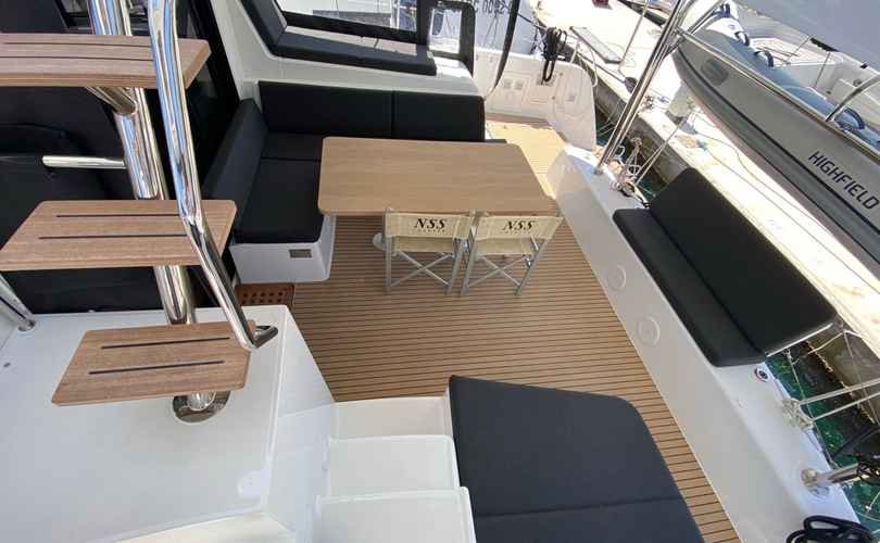 Lagoon 42