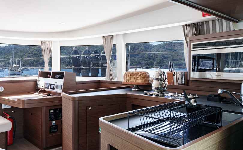 Lagoon 42