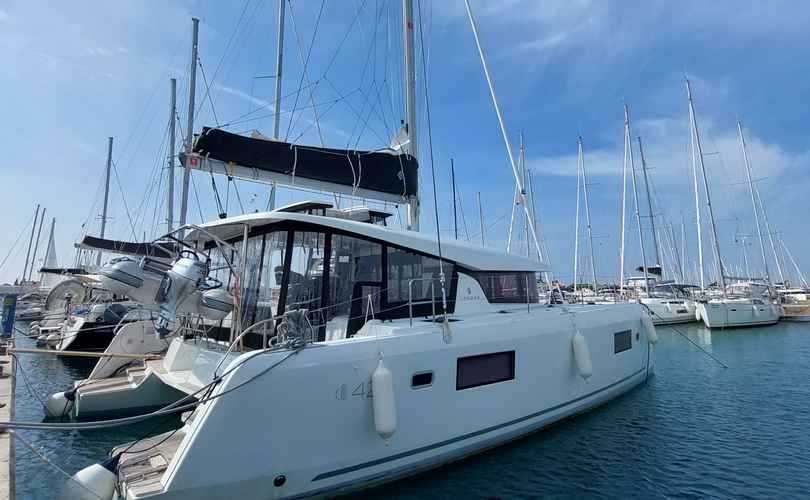 Lagoon 42