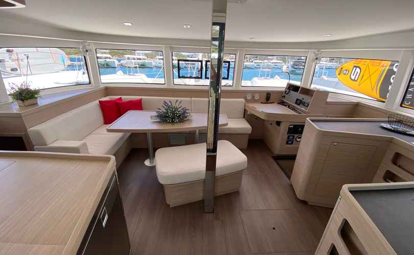 Lagoon 42
