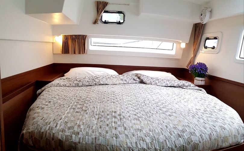 Lagoon 42