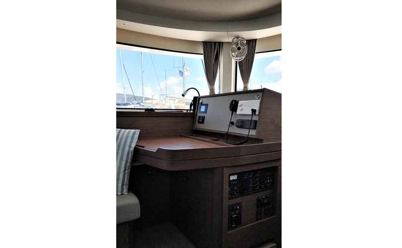 Lagoon 42