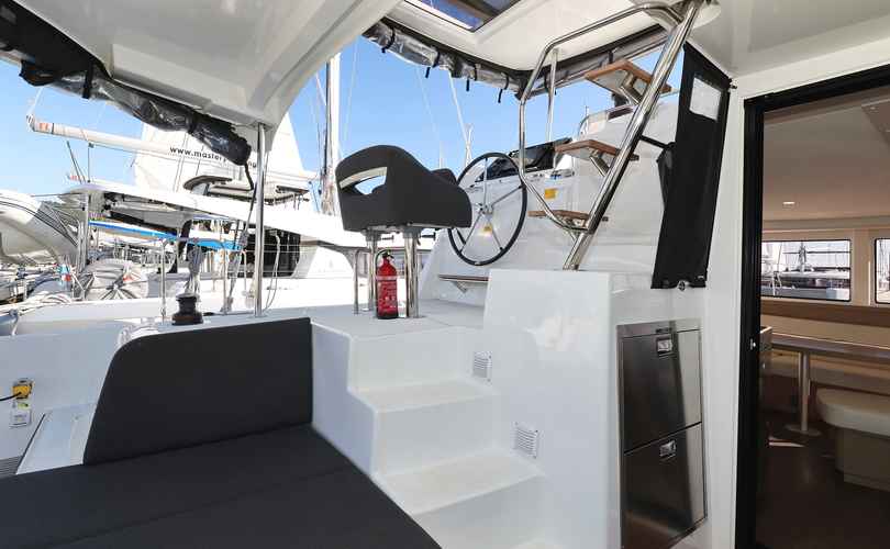 Lagoon 42