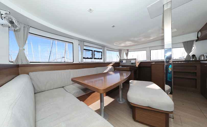 Lagoon 42