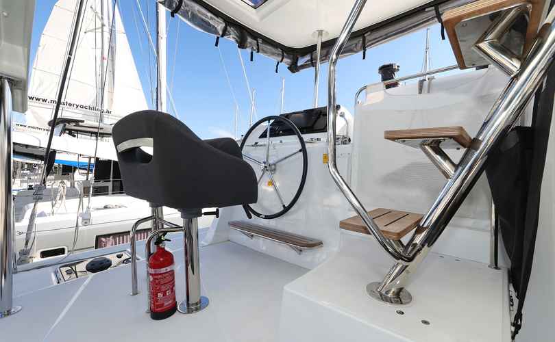 Lagoon 42