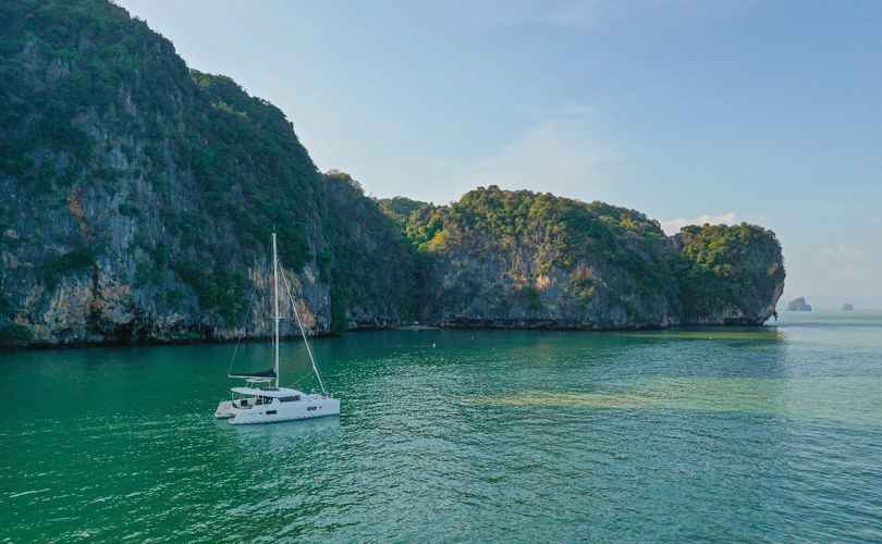 Lagoon 42