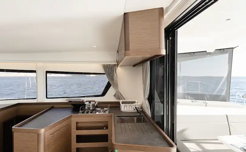 Lagoon 42