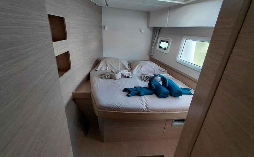 Lagoon 42