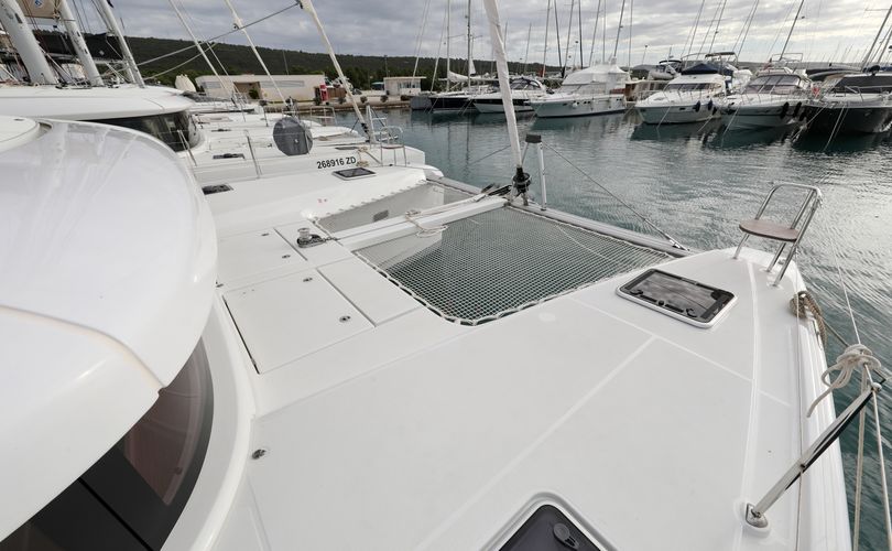 Lagoon 42