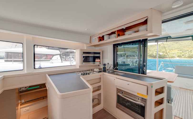 Lagoon 42