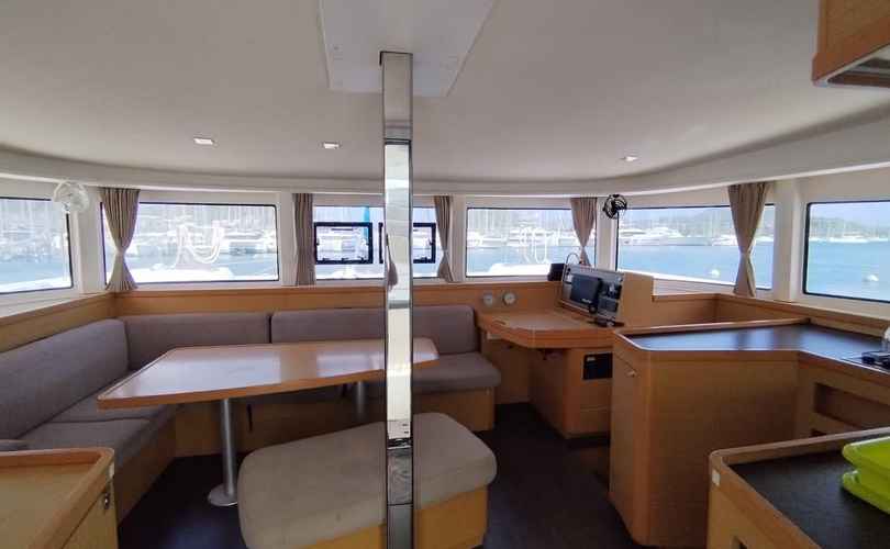 Lagoon 42