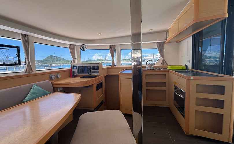 Lagoon 42