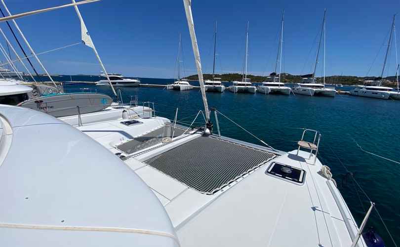 Lagoon 42