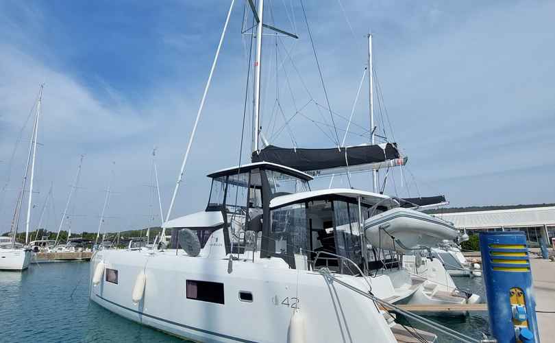 Lagoon 42