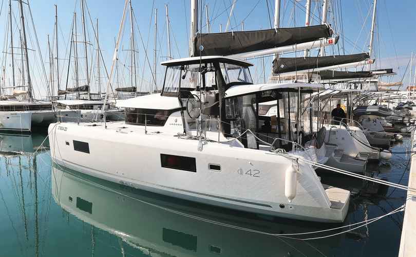 Lagoon 42