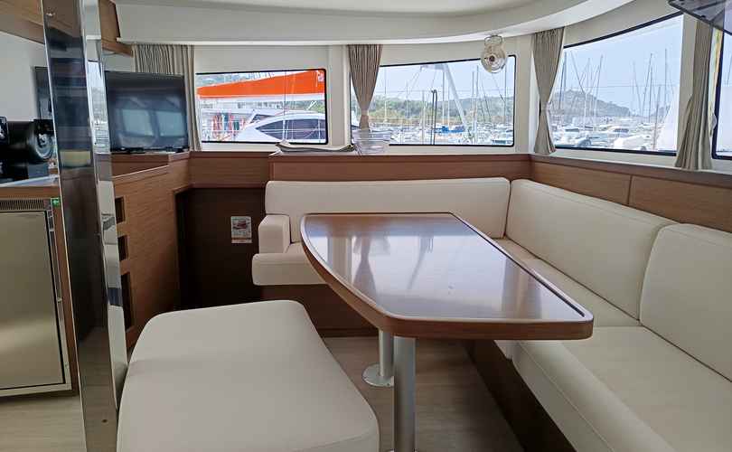 Lagoon 42