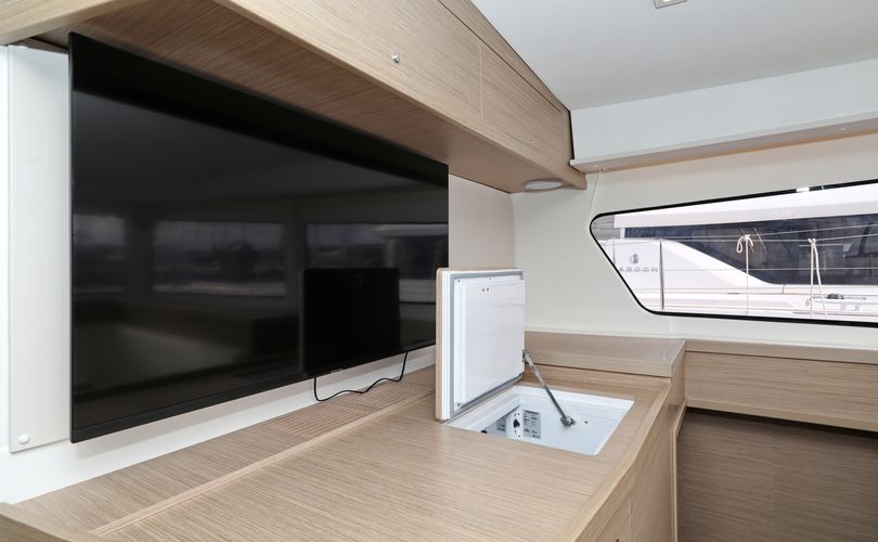 Lagoon 42