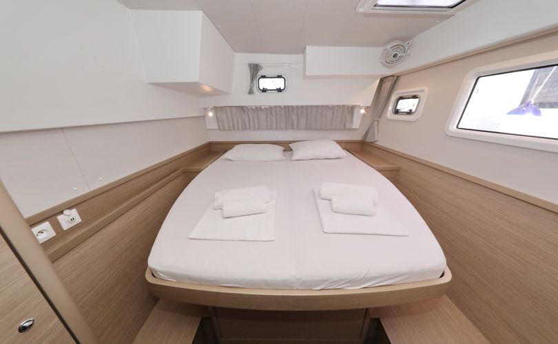 Lagoon 42