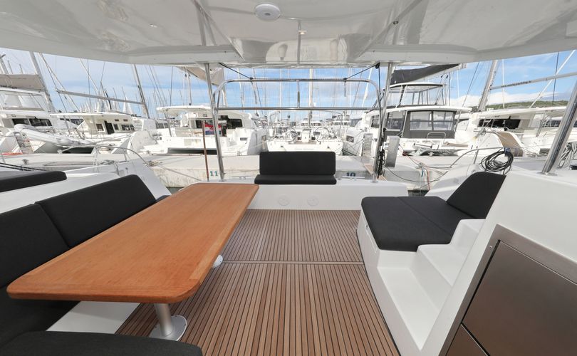 Lagoon 42