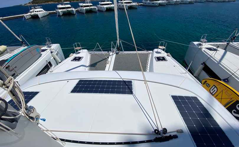 Lagoon 42