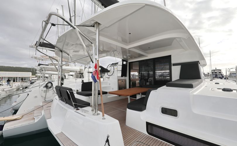 Lagoon 42