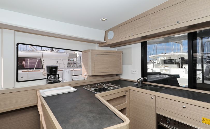 Lagoon 42