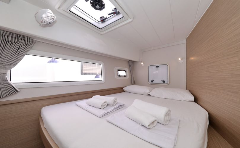 Lagoon 42