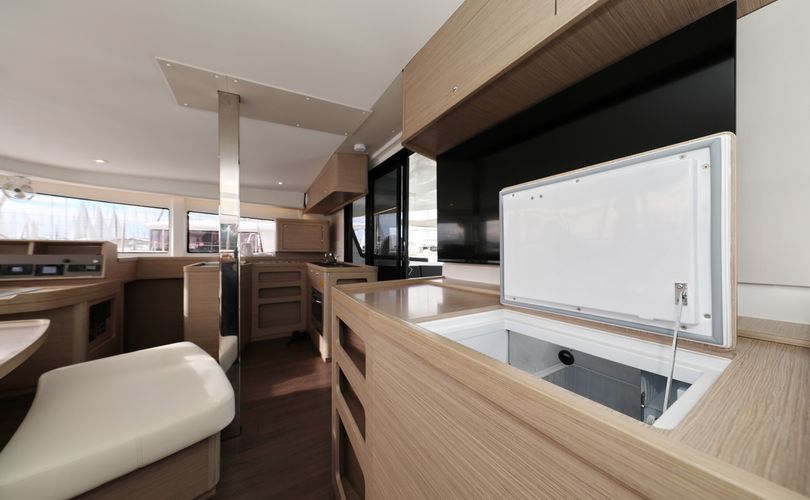 Lagoon 42