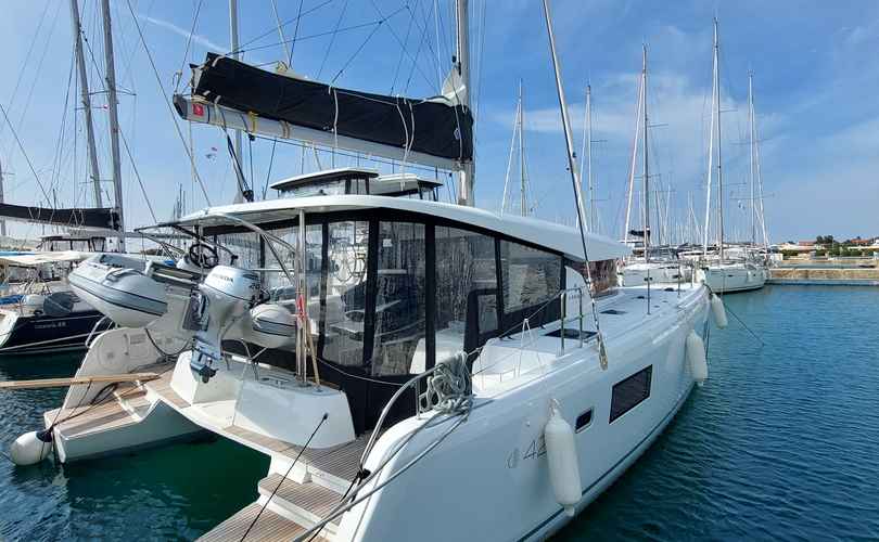 Lagoon 42