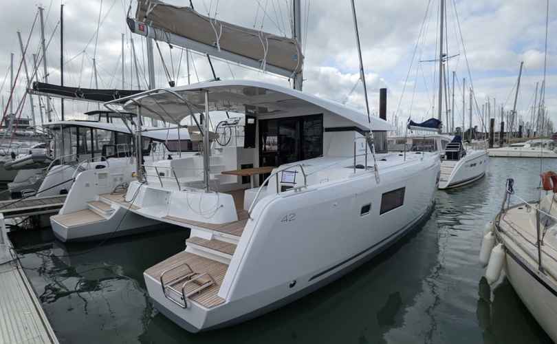 Lagoon 42