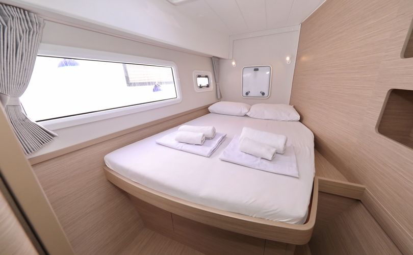 Lagoon 42