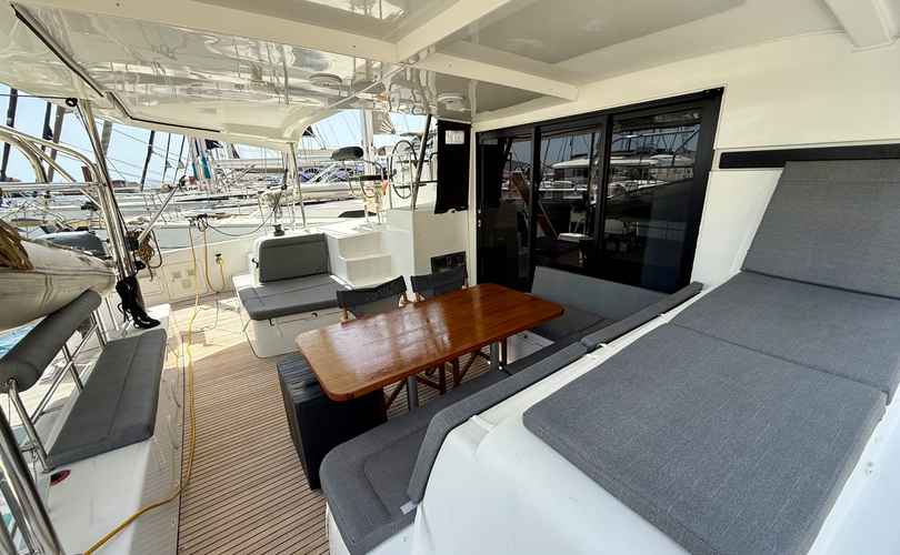 Lagoon 42