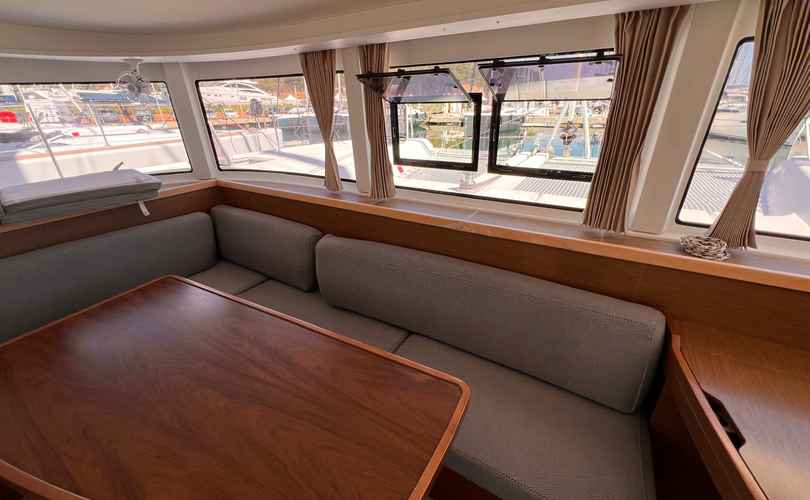 Lagoon 42