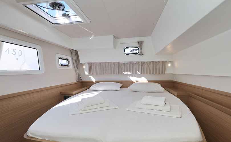 Lagoon 42