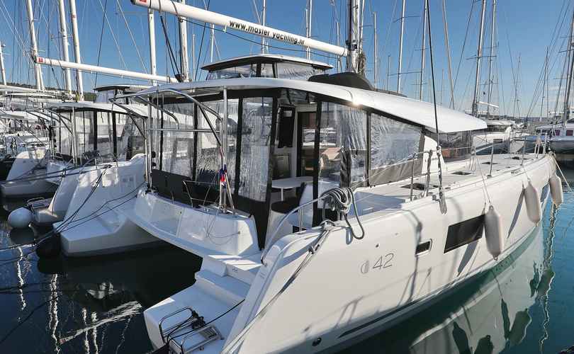 Lagoon 42